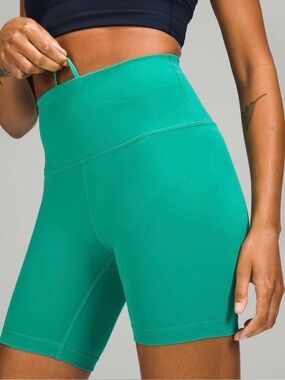 Lululemon Wunder train shorts size 6 Maldives Green